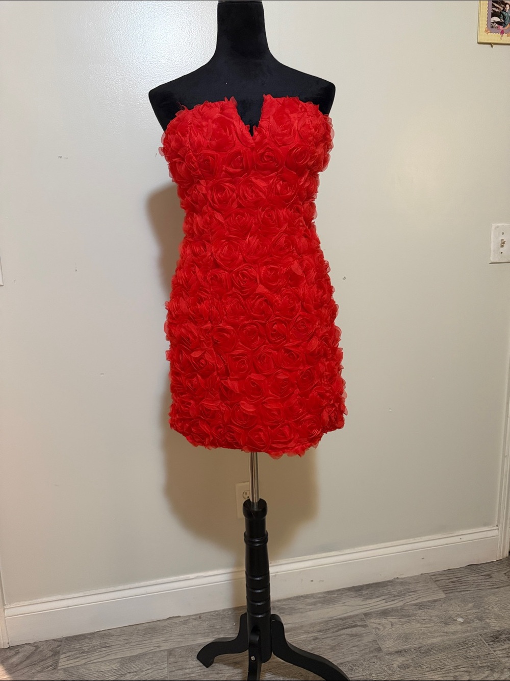 DO+BE Red Strapless Rose Appliqué Mini Dress
